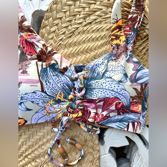 🌸🌴 MAAJI 🌴🌸 TROPICAL REVERSIBLE BIKINI TOP - Picture 3 of 13